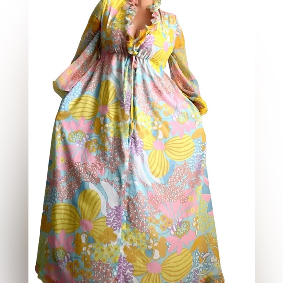SOLD-Fantastic Vtg. Collectors 70s Pastel Flower Psychedelic Print Maxi Dress - Picture 4 of 8
